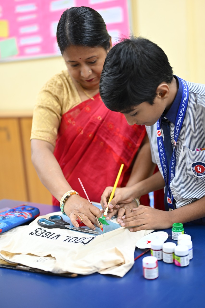 Green Threads: Mom and Me – Paint a Tee